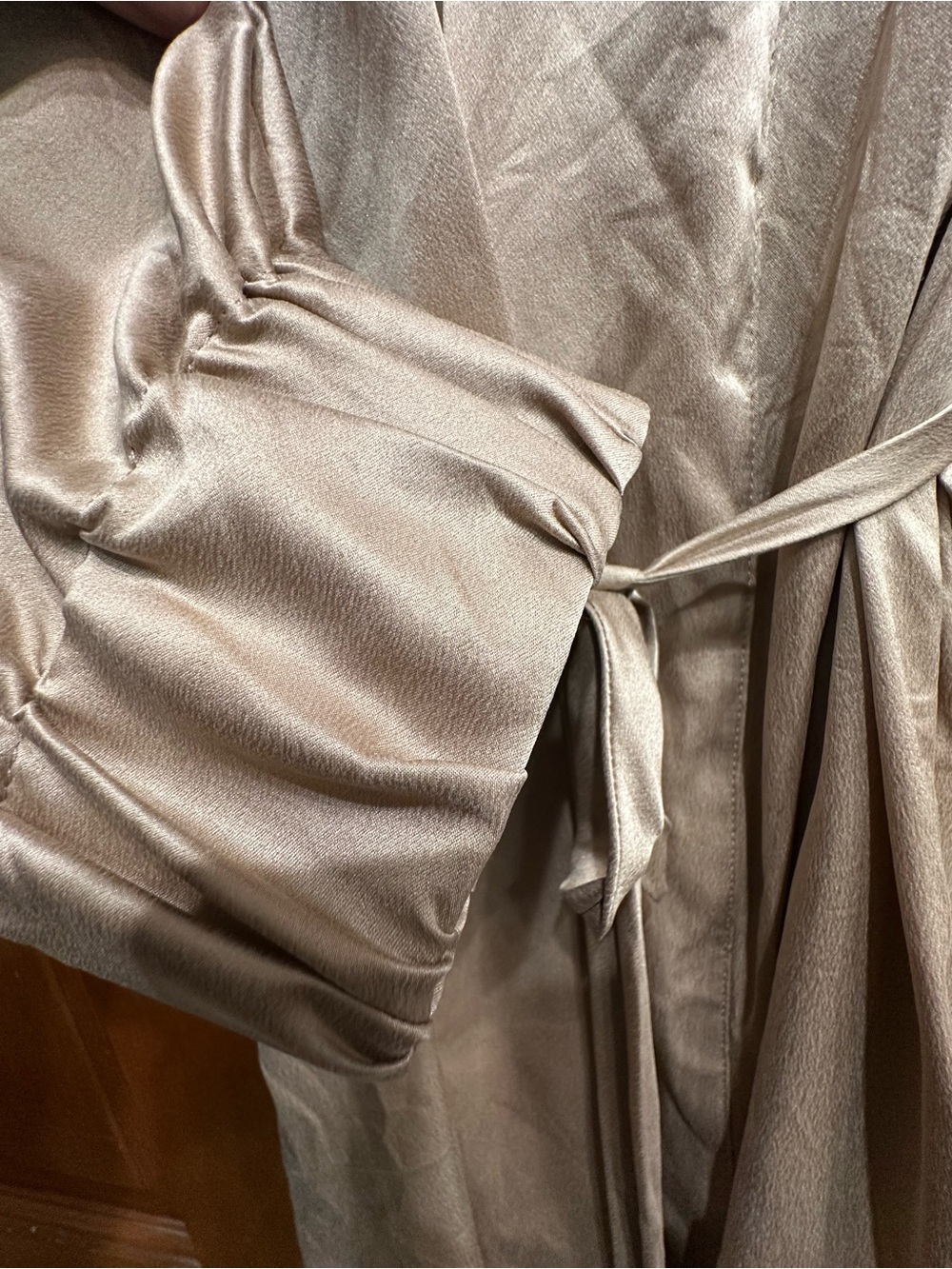 Lunya 100% Silk Tie-Waist Robe in Champagne - Women Intimates & Sleepwear Sz M - Picture 7 of 17
